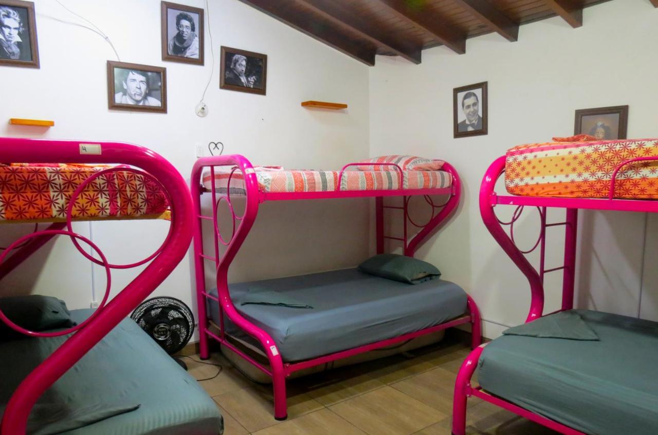 Casa Almarita Hotel Medellin Ngoại thất bức ảnh